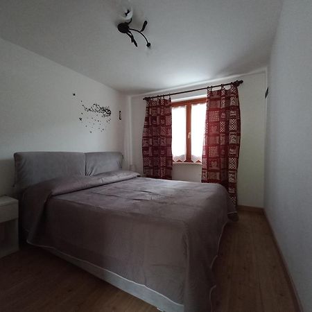 Apartamento Da Lauretta Challand-Saint-Anselme Exterior foto
