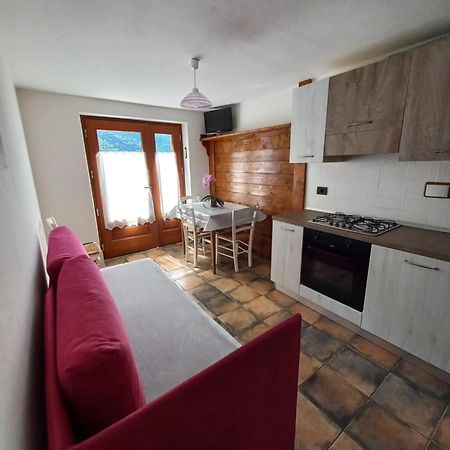 Apartamento Da Lauretta Challand-Saint-Anselme Exterior foto