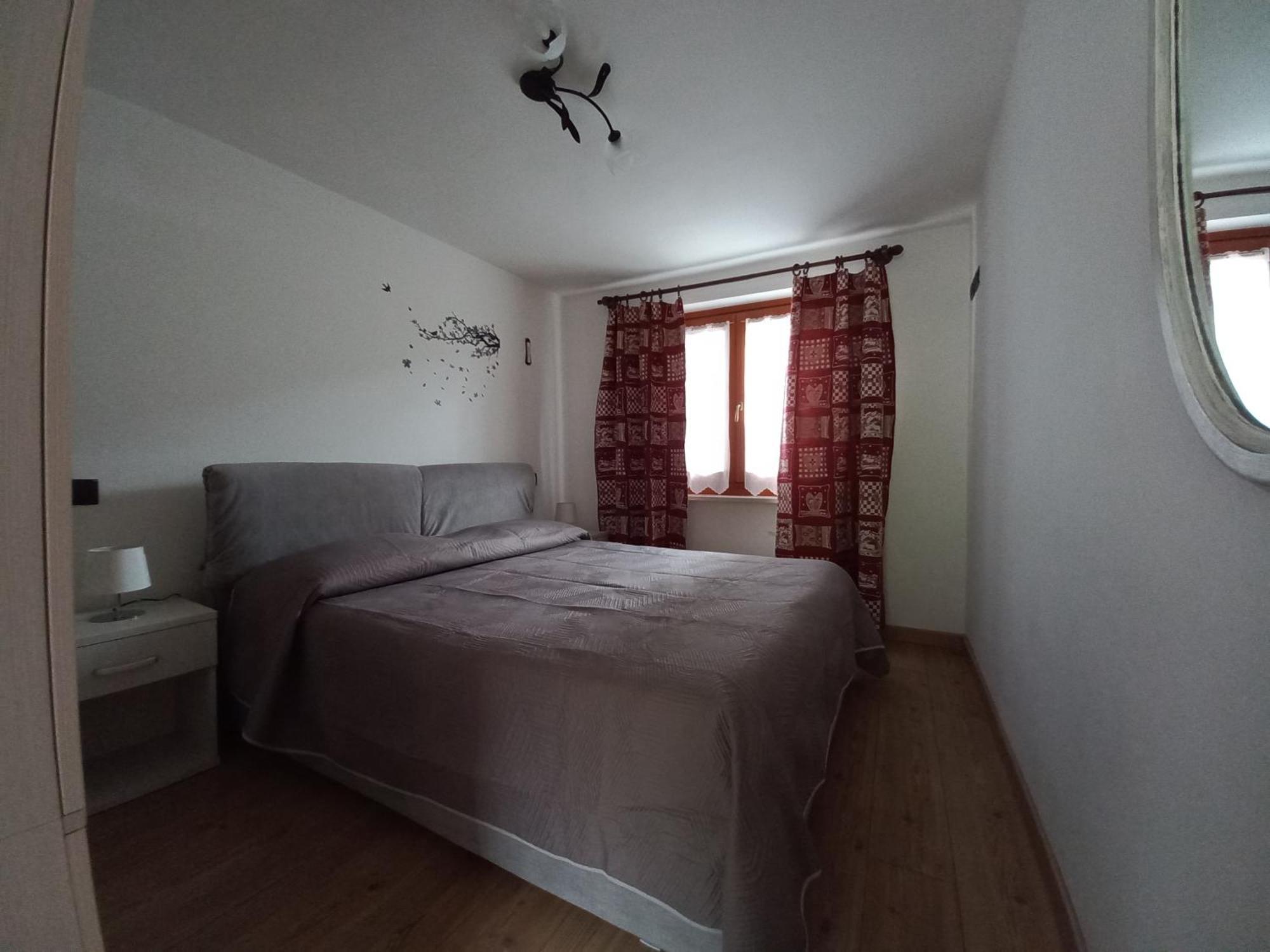 Apartamento Da Lauretta Challand-Saint-Anselme Exterior foto